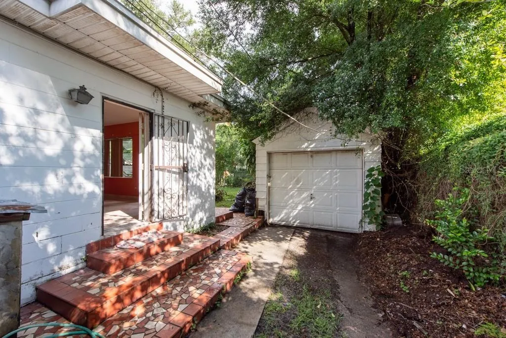 Backyard shed before renovation